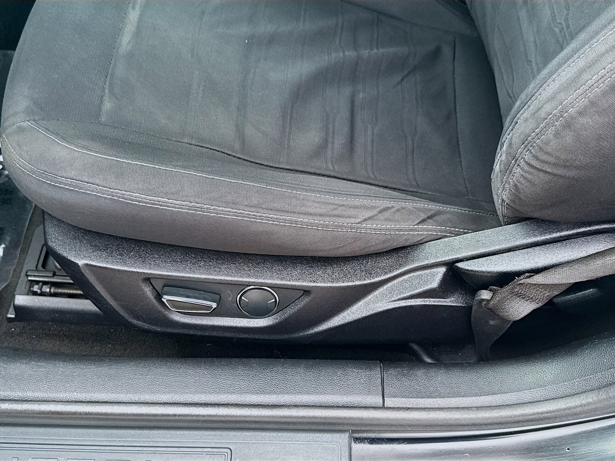 Used 2017 Ford Mustang EcoBoost image 17