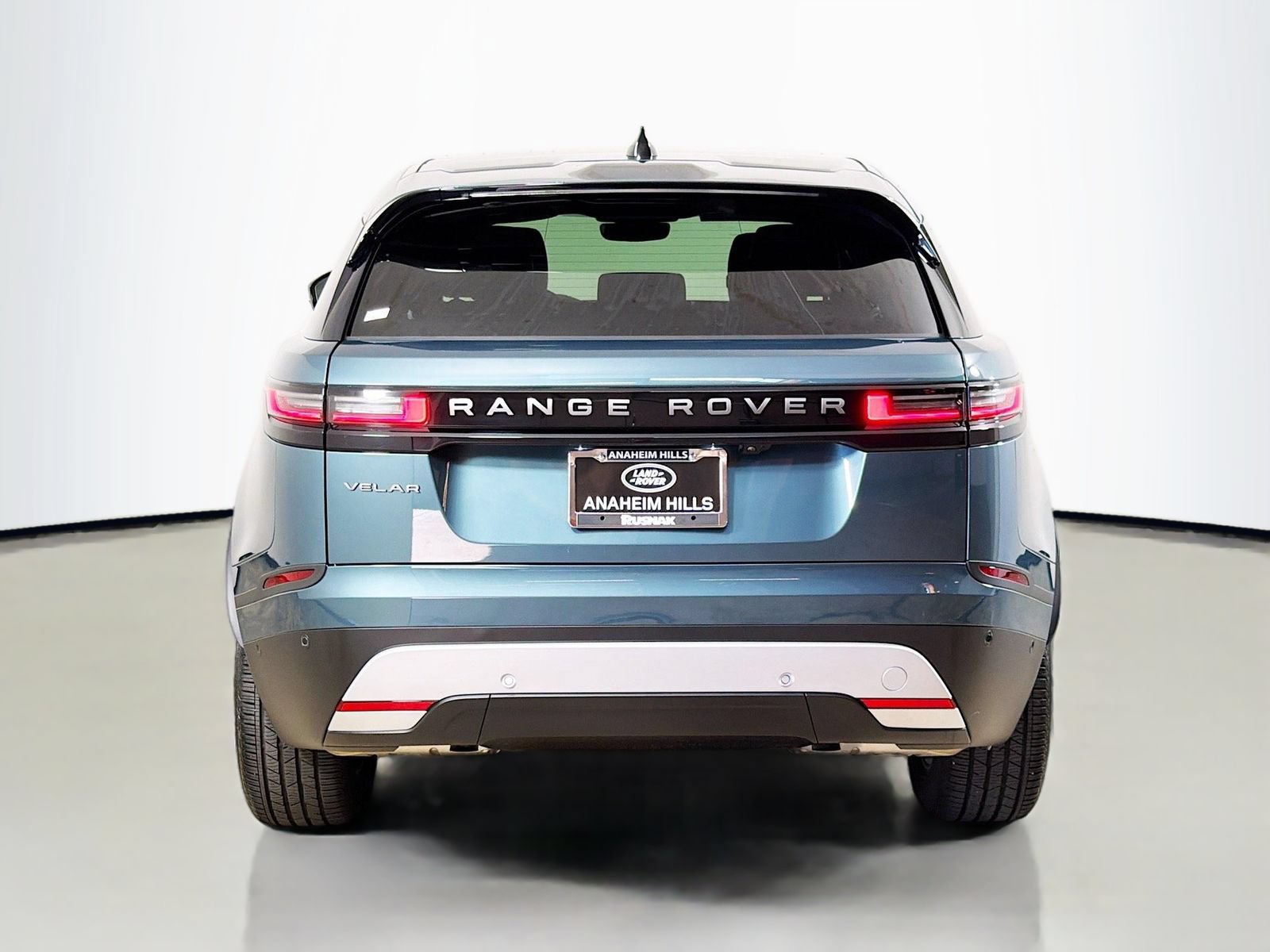 Used 2026 Land Rover Range Rover Velar S AWD/4WD image 4