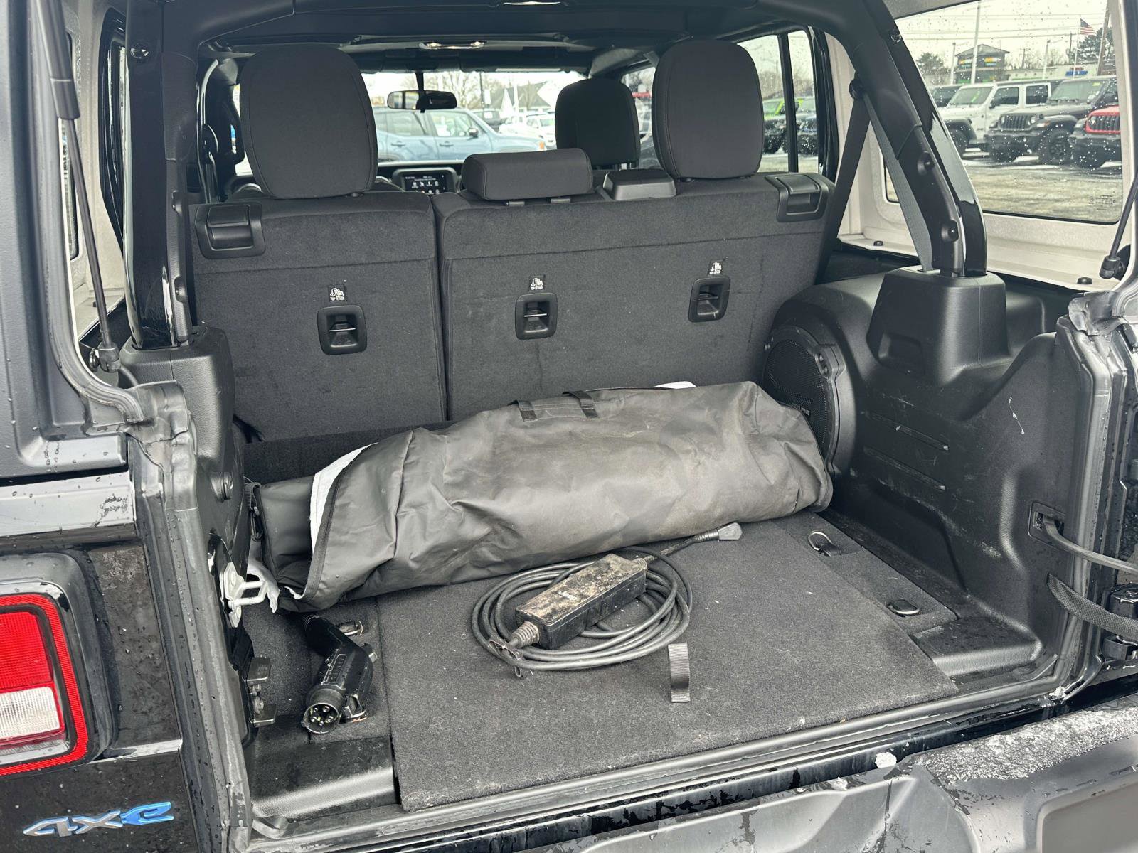 Used 2023 Jeep Wrangler Unlimited w/ Cold Weather Group image 11