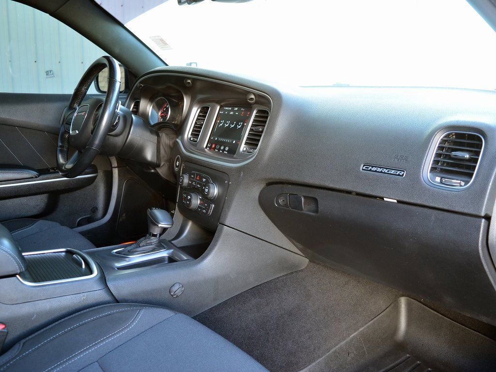 Used 2020 Dodge Charger SXT image 30