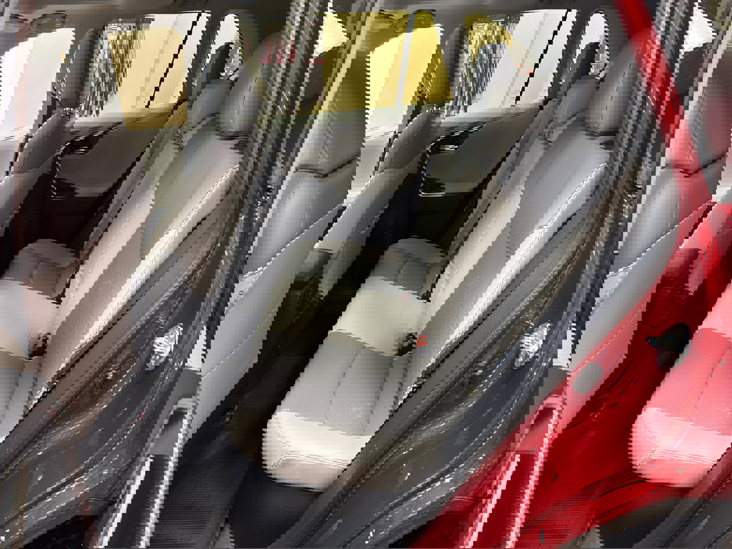 Used 2020 Toyota RAV4 Limited image 9