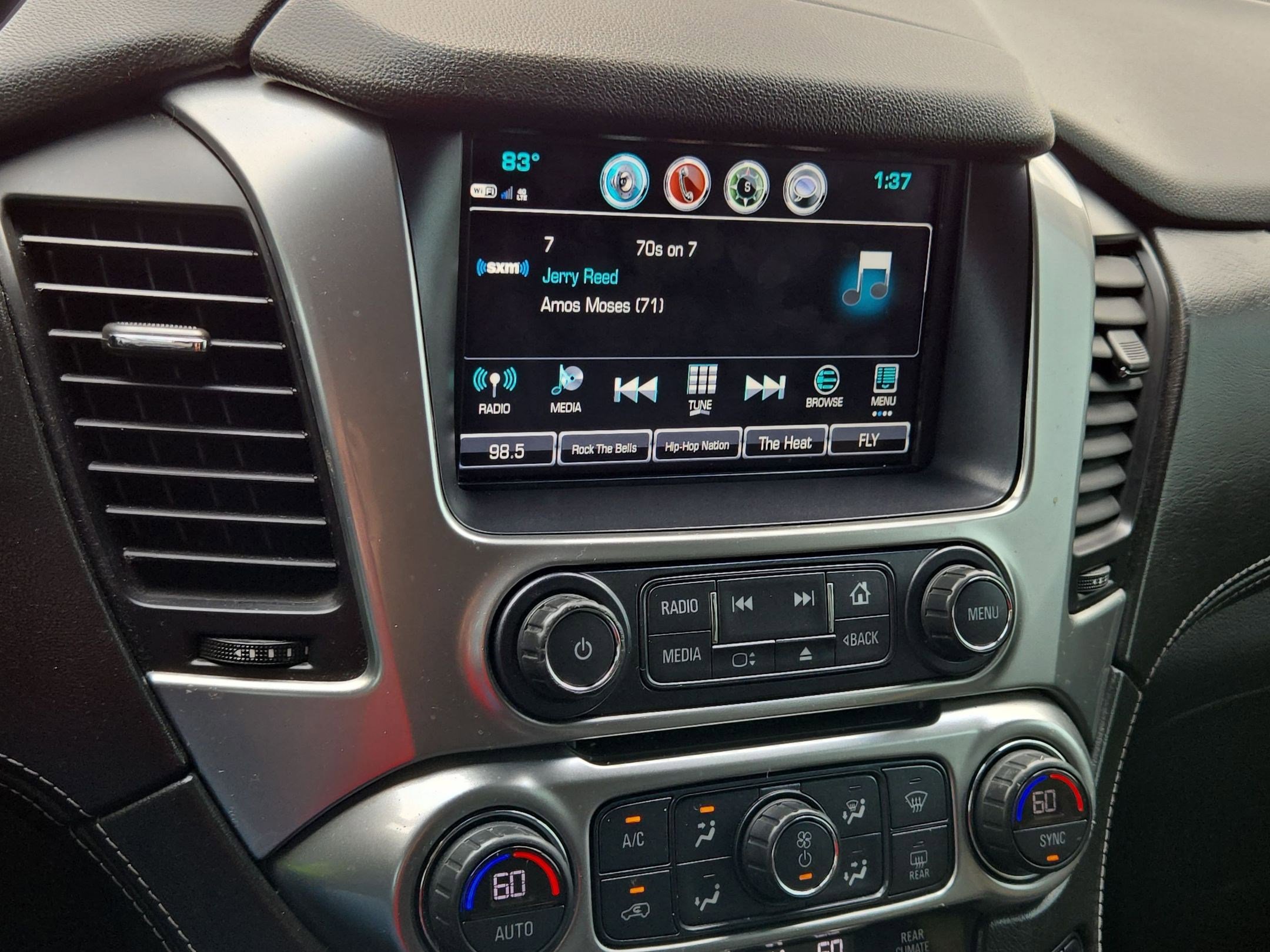 Used 2019 Chevrolet Suburban LT image 16