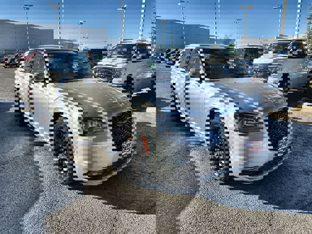 Used 2023 Chrysler 300 S image 6