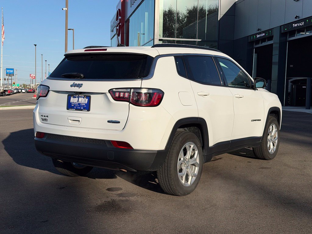 Used 2024 Jeep Compass Latitude AWD/4WD image 5