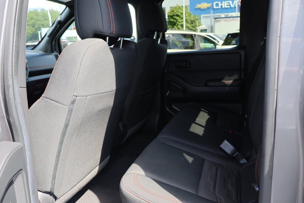 Used 2026 Nissan Frontier PRO-4X AWD/4WD image 16