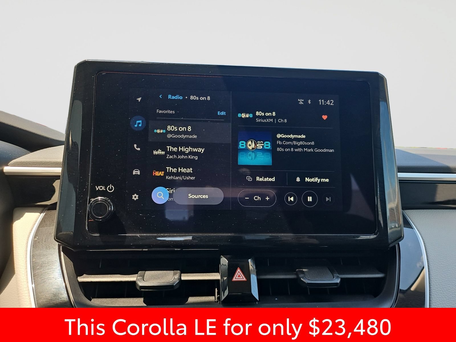 Used 2026 Toyota Corolla LE FWD image 27