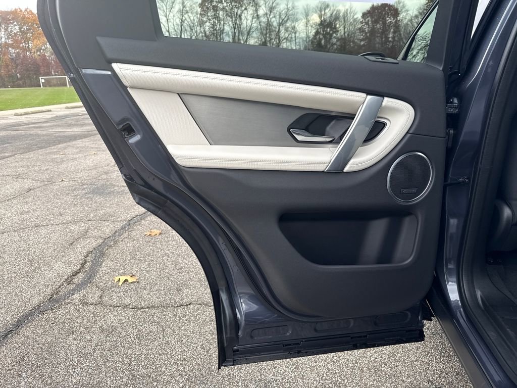 New 2025 Land Rover Discovery Sport Dynamic SE AWD/4WD image 12