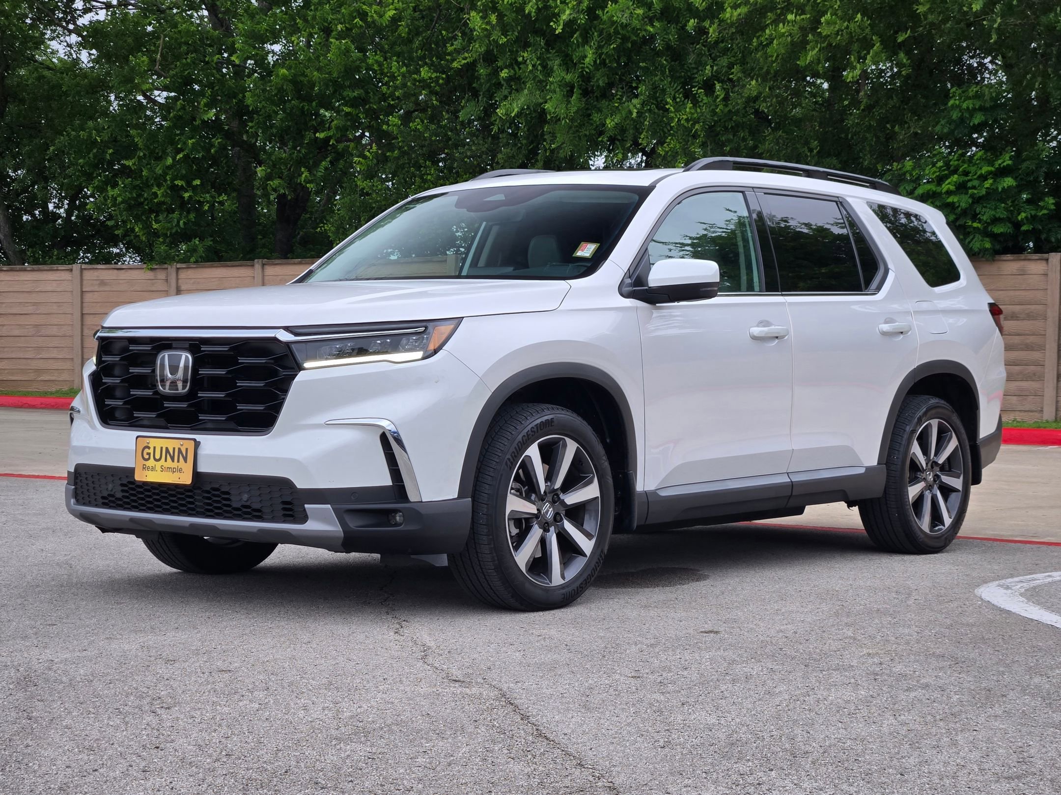Used 2025 Honda Pilot Touring image 7