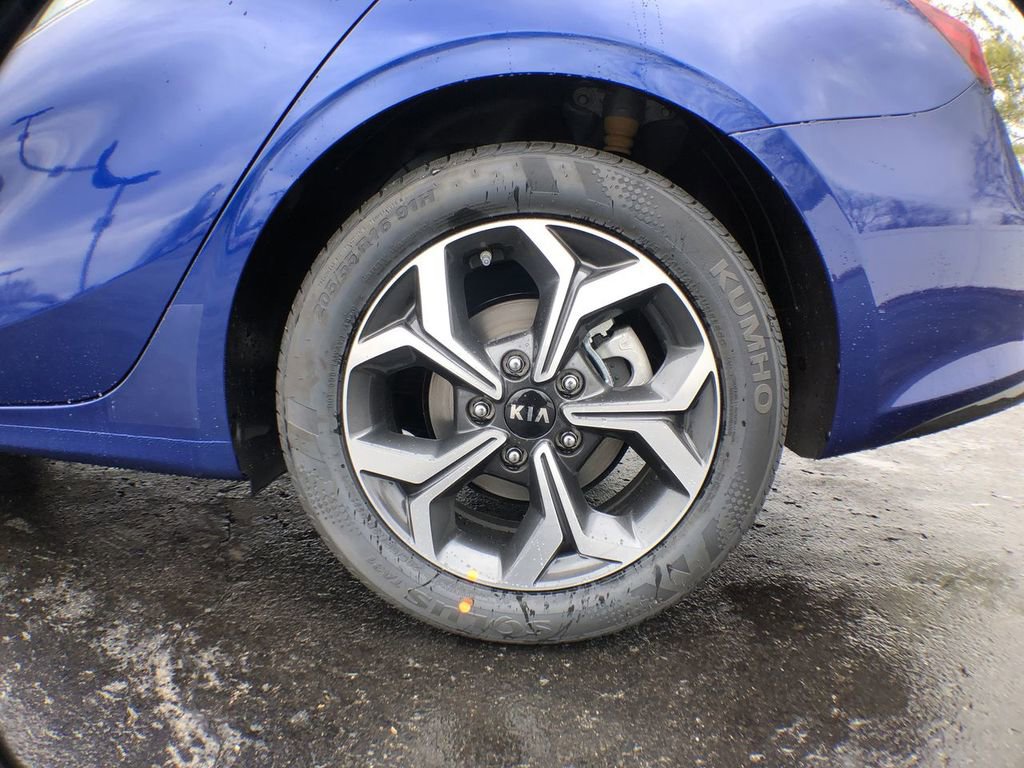 Used 2021 Kia Forte LXS FWD image 29