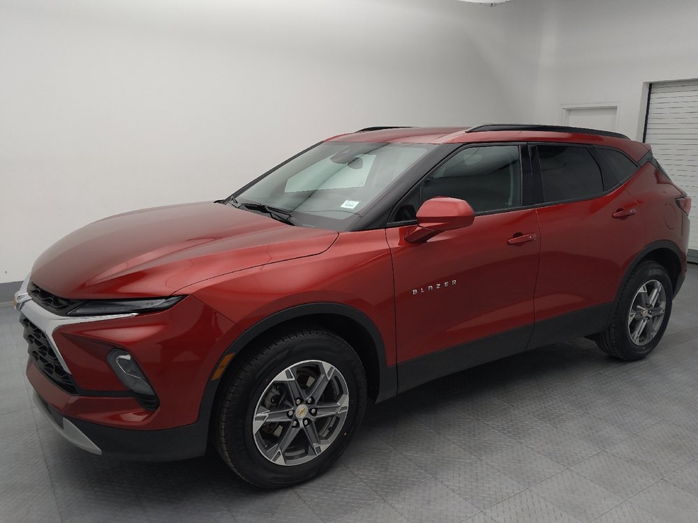 Used 2024 Chevrolet Blazer LT w/ Convenience Package FWD image 2