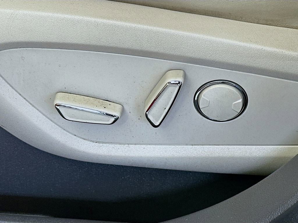 Used 2016 Lincoln MKX Reserve FWD image 23