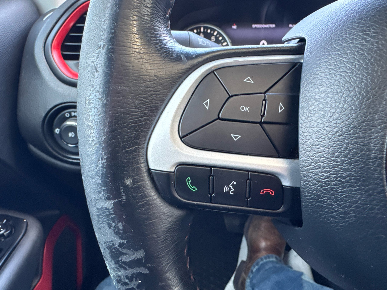 Used 2020 Jeep Renegade Trailhawk w/ Cold Weather Group image 17