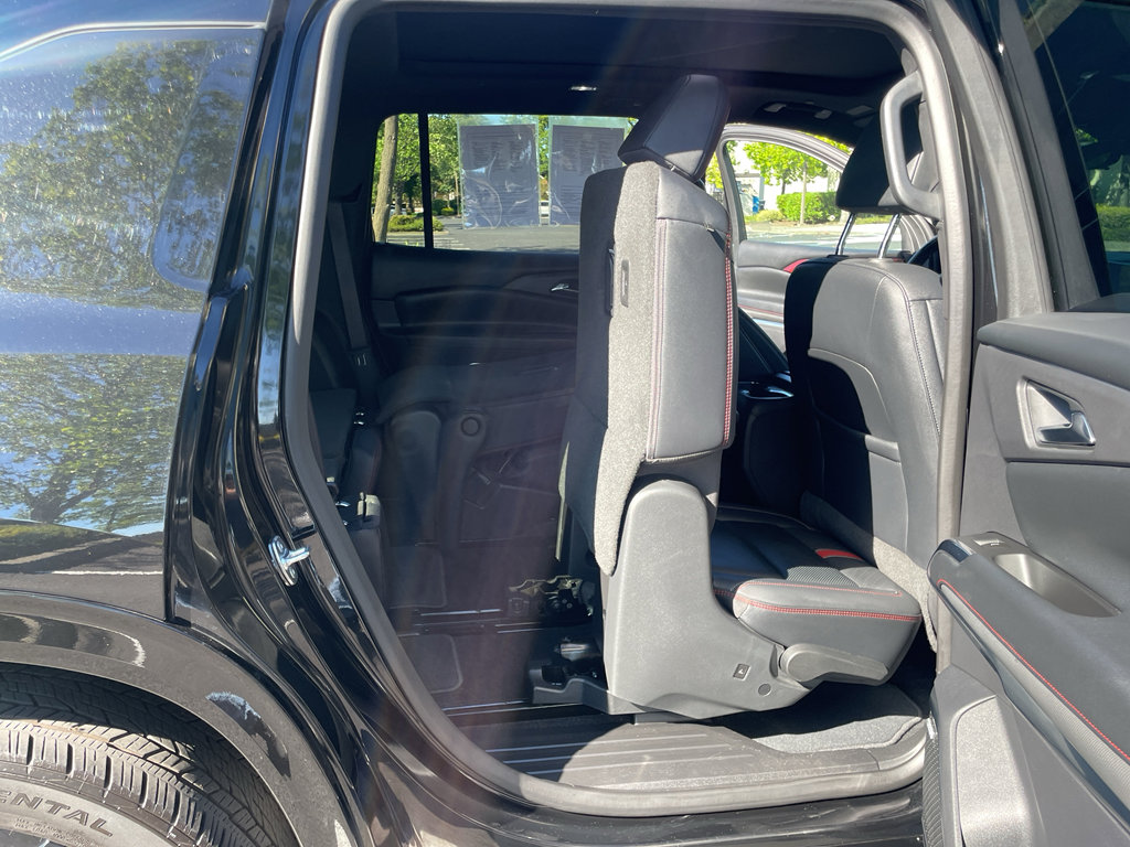 Used 2024 Chevrolet Traverse RS image 53