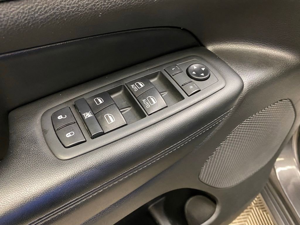 Used 2020 Jeep Grand Cherokee Altitude image 22