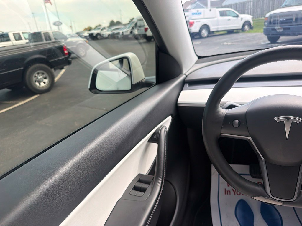 Used 2021 Tesla Model Y Long Range AWD/4WD image 17