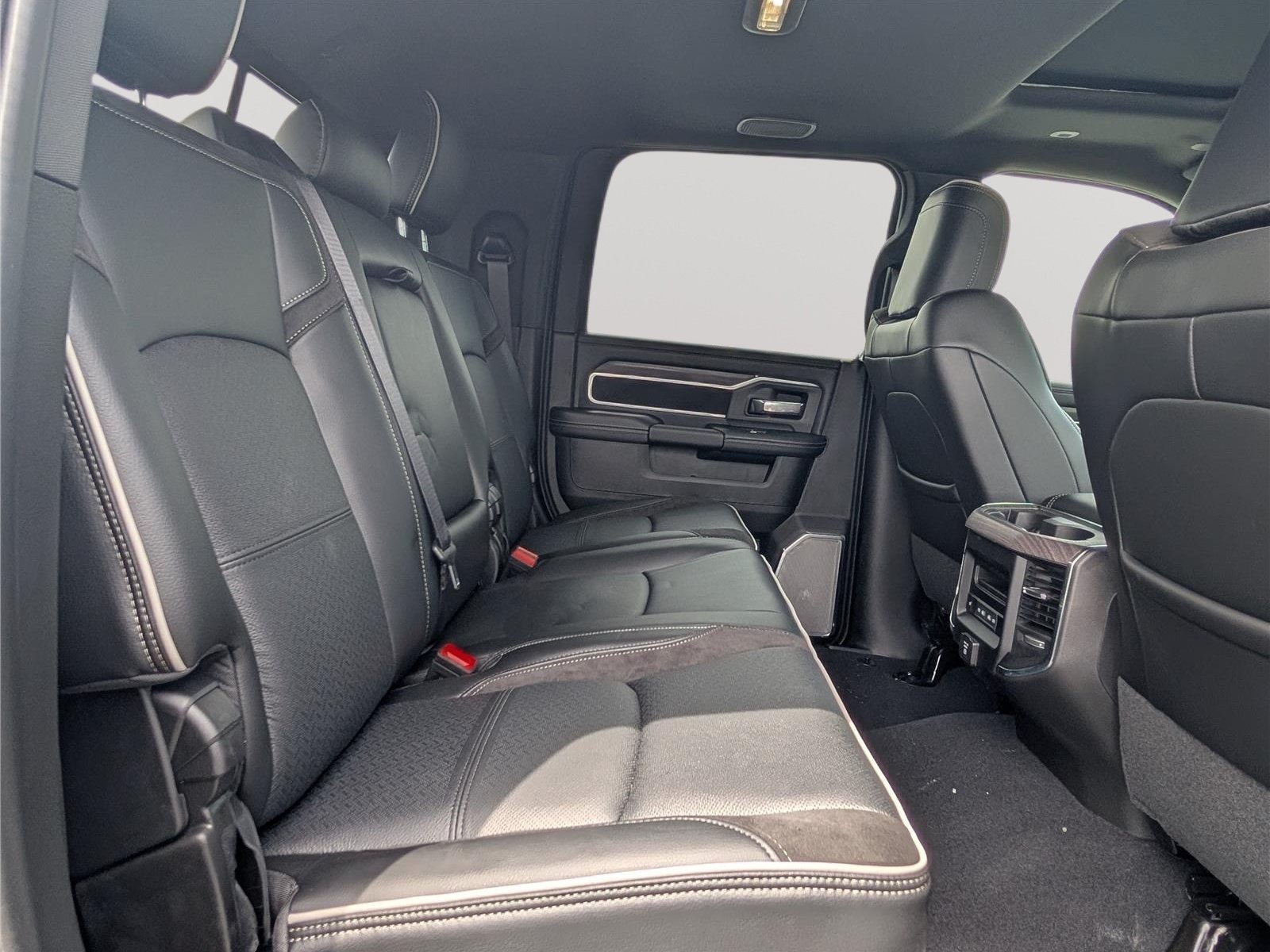 New 2026 RAM 2500 Laramie AWD/4WD image 10