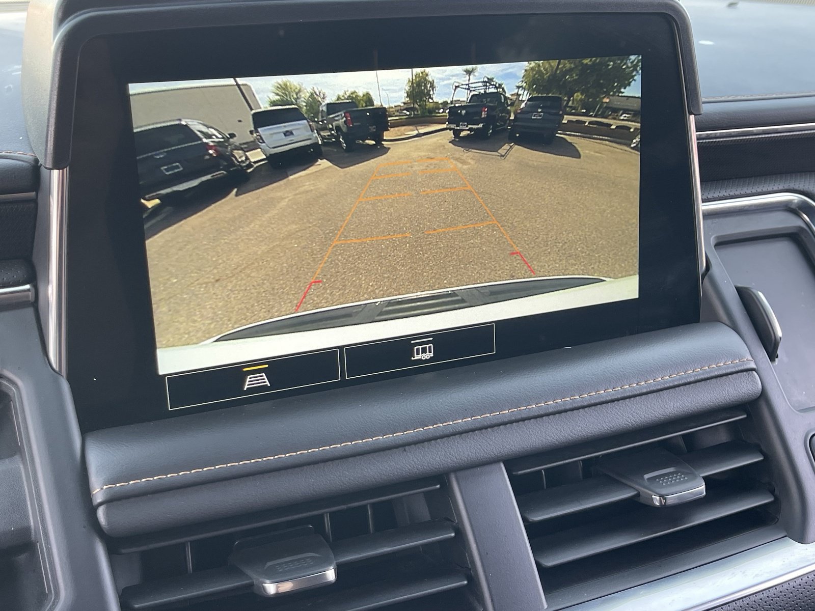 Certified 2021 GMC Yukon AT4 w/ Rear Media and Nav Package AWD/4WD image 26
