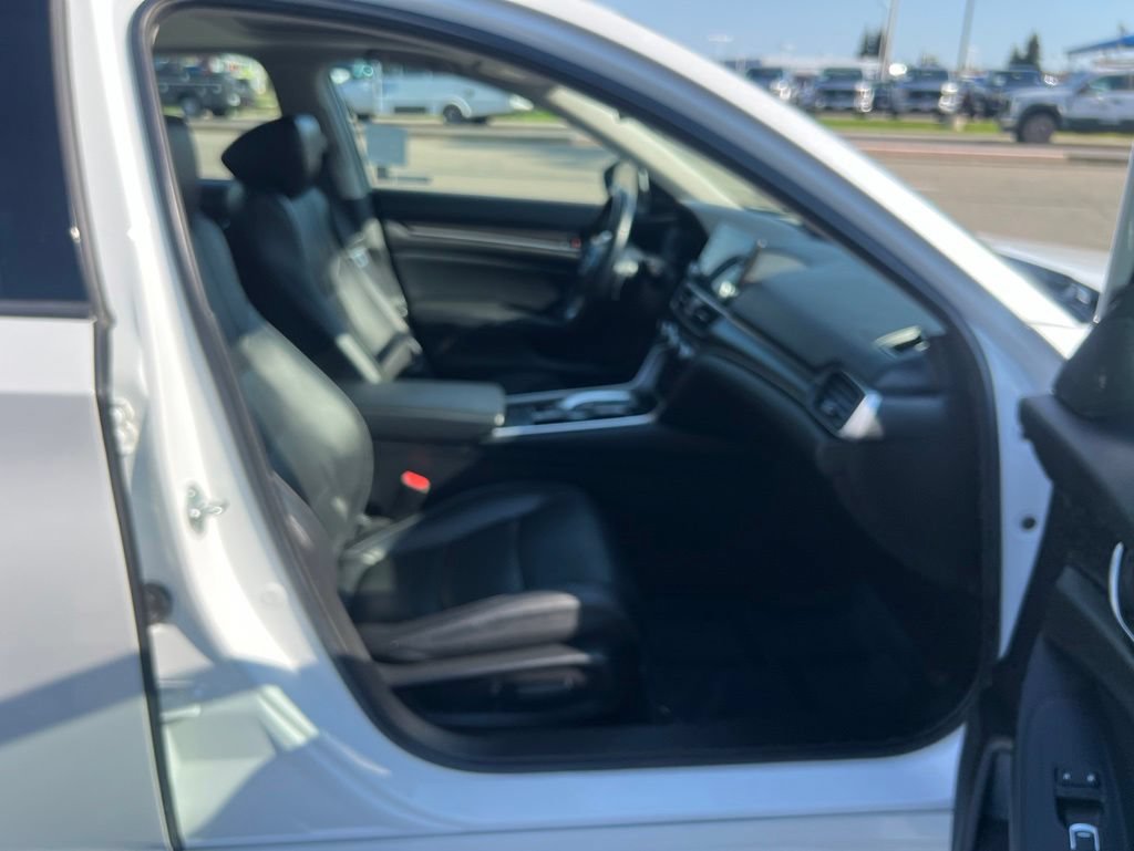 Used 2022 Honda Accord Touring image 31