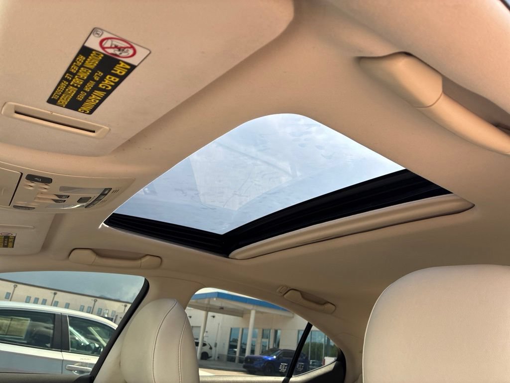 Used 2012 Lexus IS 250 w/ Premium Pkg Value Edition RWD image 22