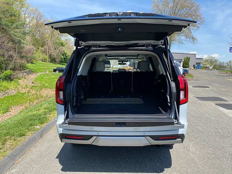 Certified 2025 Ford Expedition Platinum AWD/4WD image 10