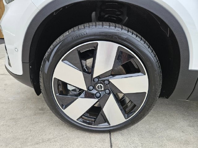 Certified 2023 Volvo C40 P8 Recharge Ultimate w/ Protection Package Premier AWD/4WD image 9