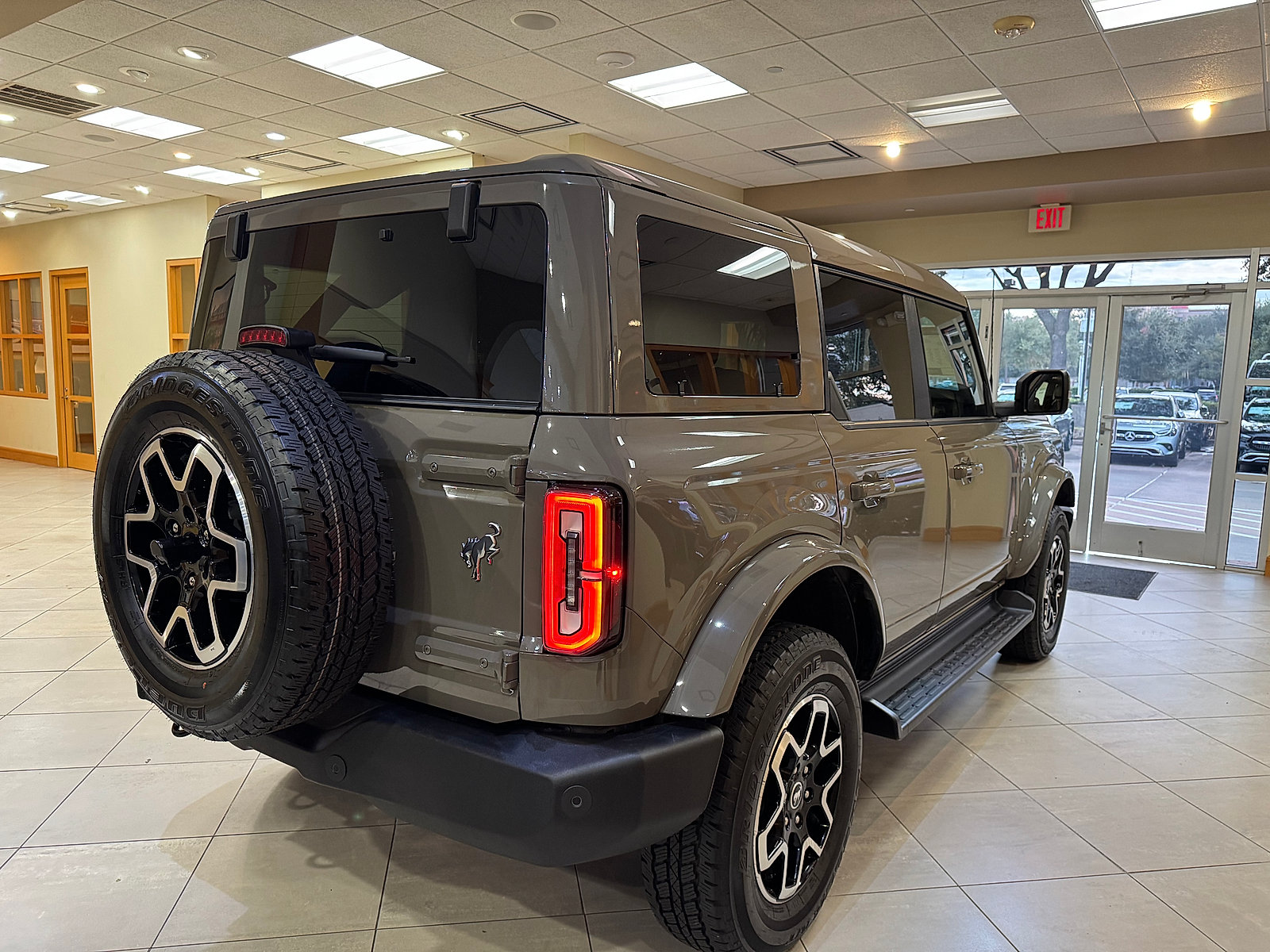 Used 2025 Ford Bronco Outer Banks AWD/4WD image 6