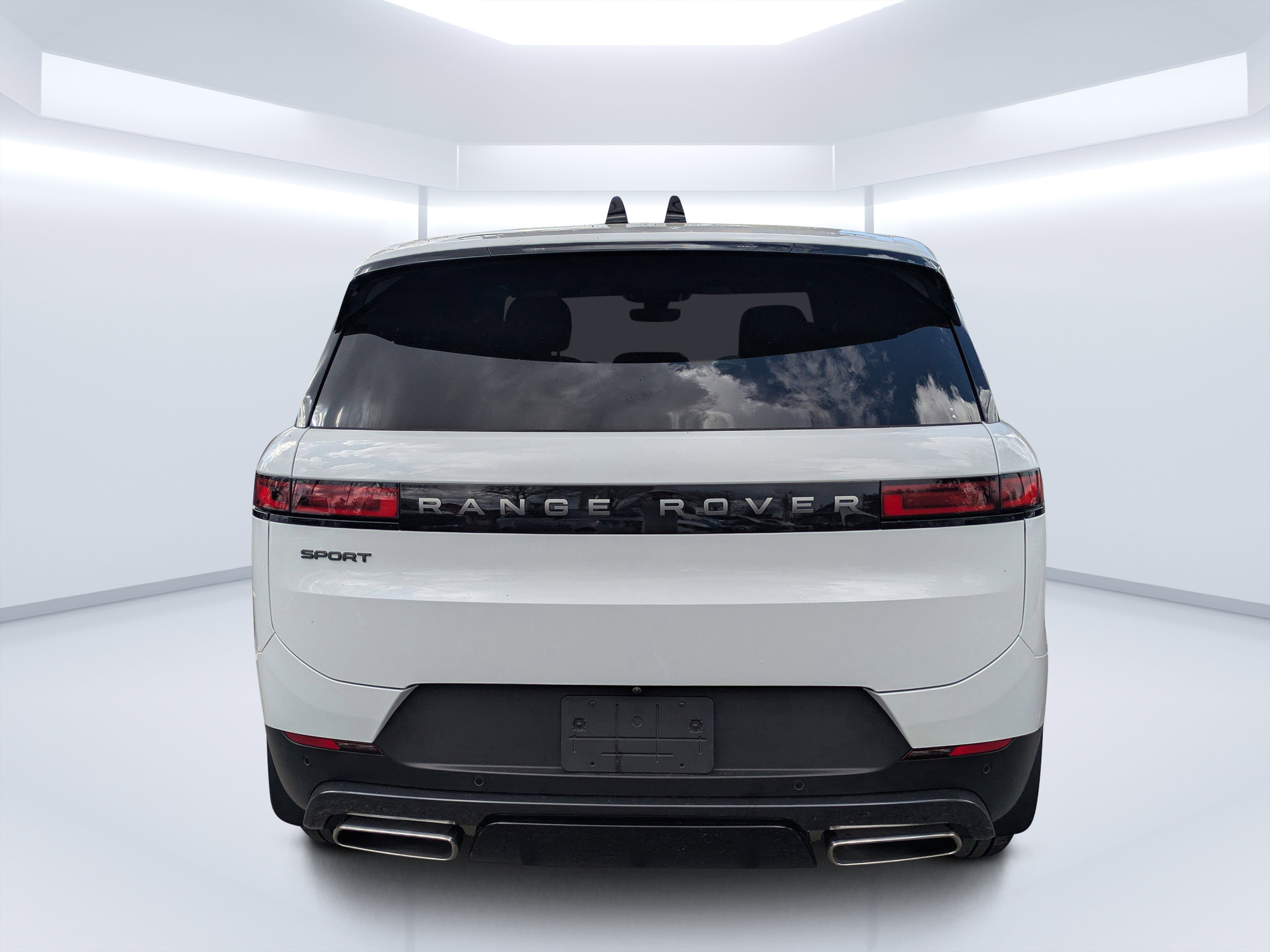 Used 2025 Land Rover Range Rover Sport image 7