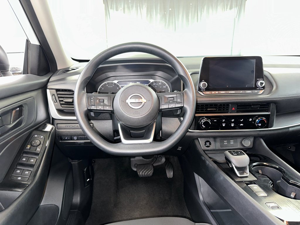 Used 2024 Nissan Rogue S FWD image 2