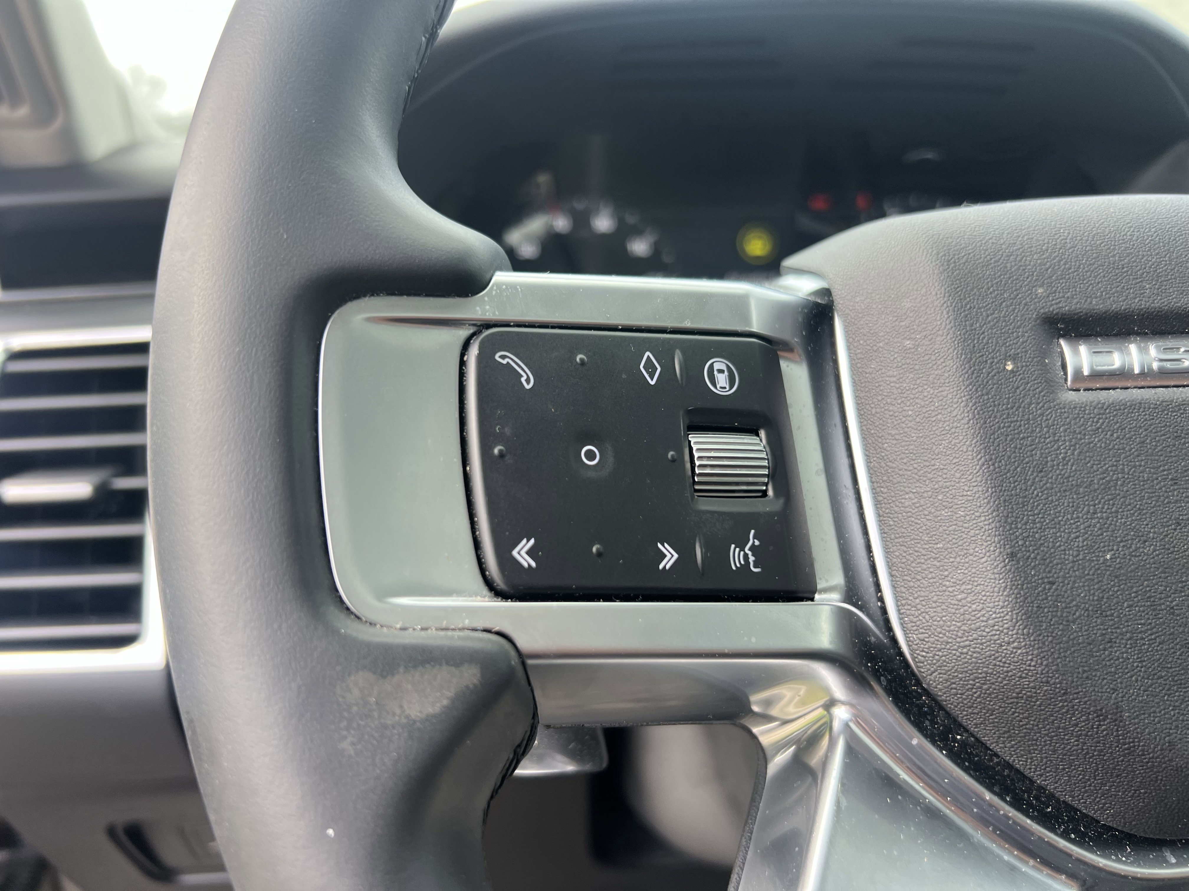 Certified 2024 Land Rover Discovery S image 20