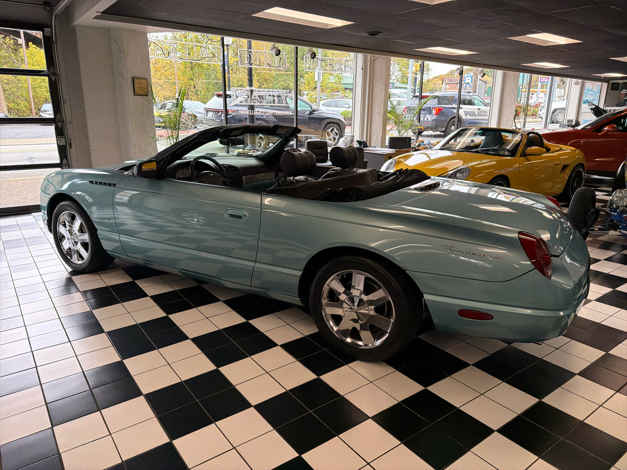Used 2002 Ford Thunderbird Deluxe image 6