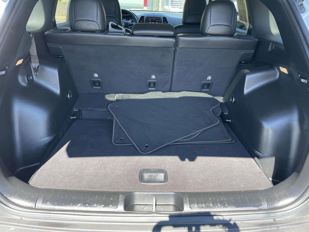 Used 2021 Jeep Cherokee Latitude Lux image 47