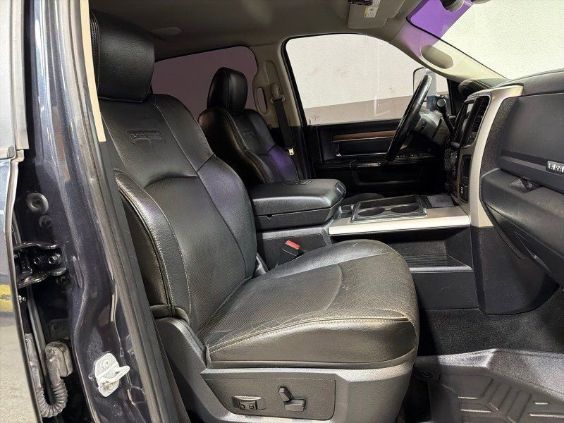 Used 2015 RAM 3500 Laramie w/ Convenience Group AWD/4WD image 40