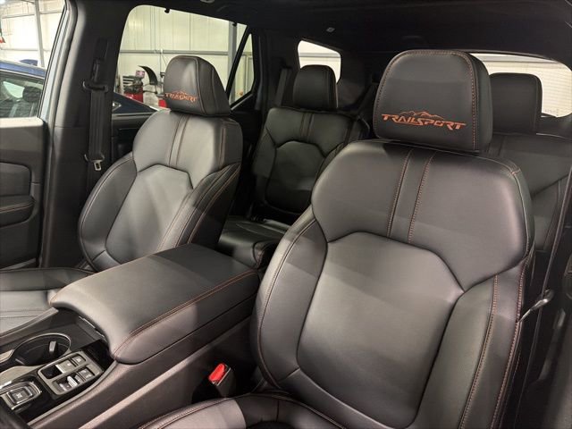 Used 2023 Honda Pilot TrailSport image 9