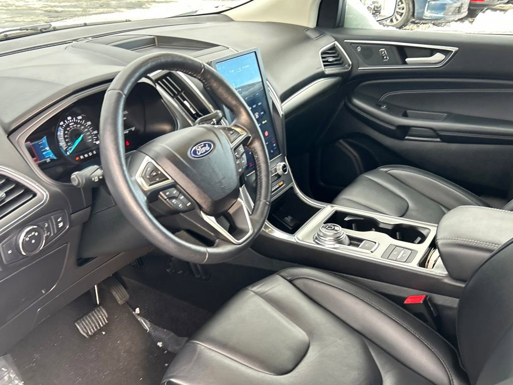 Used 2022 Ford Edge Titanium image 13