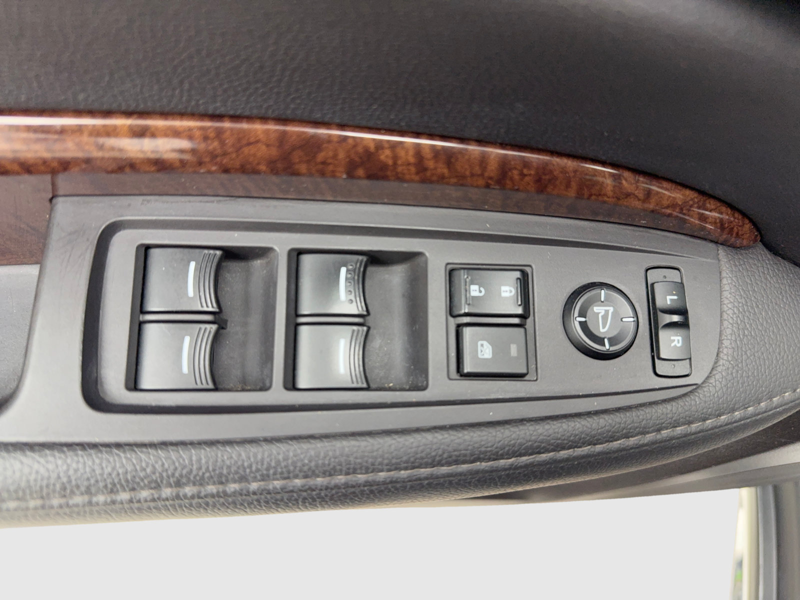 Used 2020 Acura MDX FWD image 28