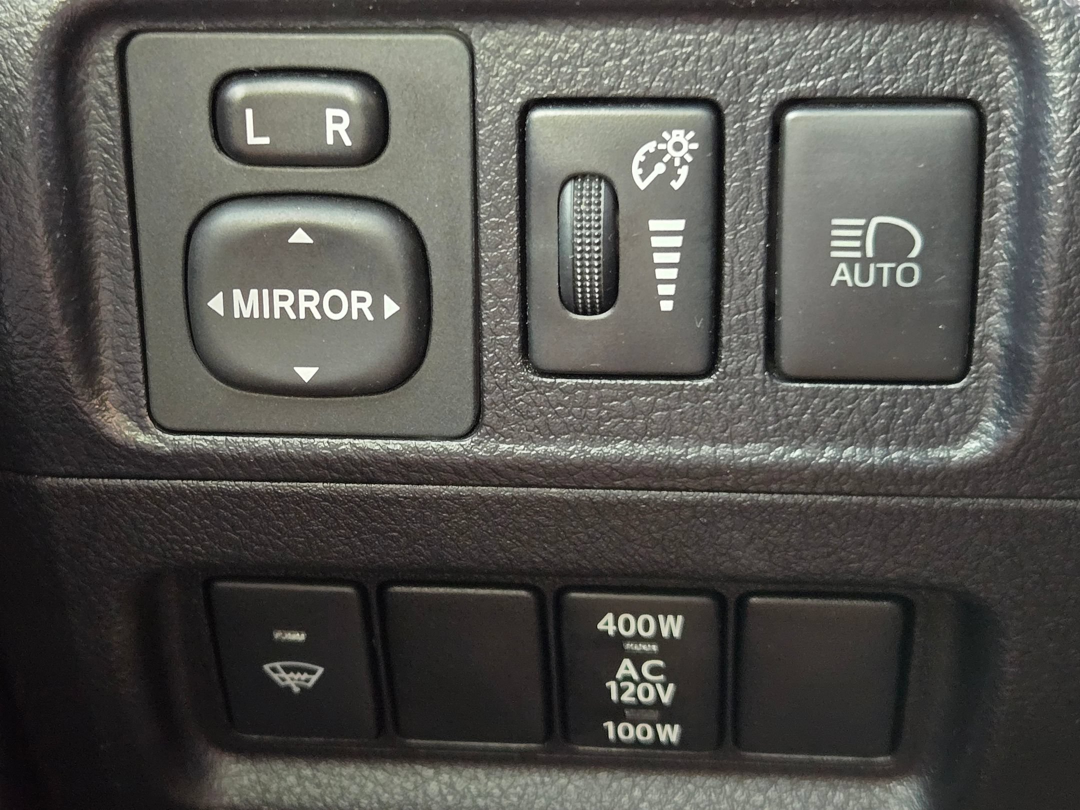 Used 2020 Toyota 4Runner SR5 Premium w/ Moonroof Package RWD image 26