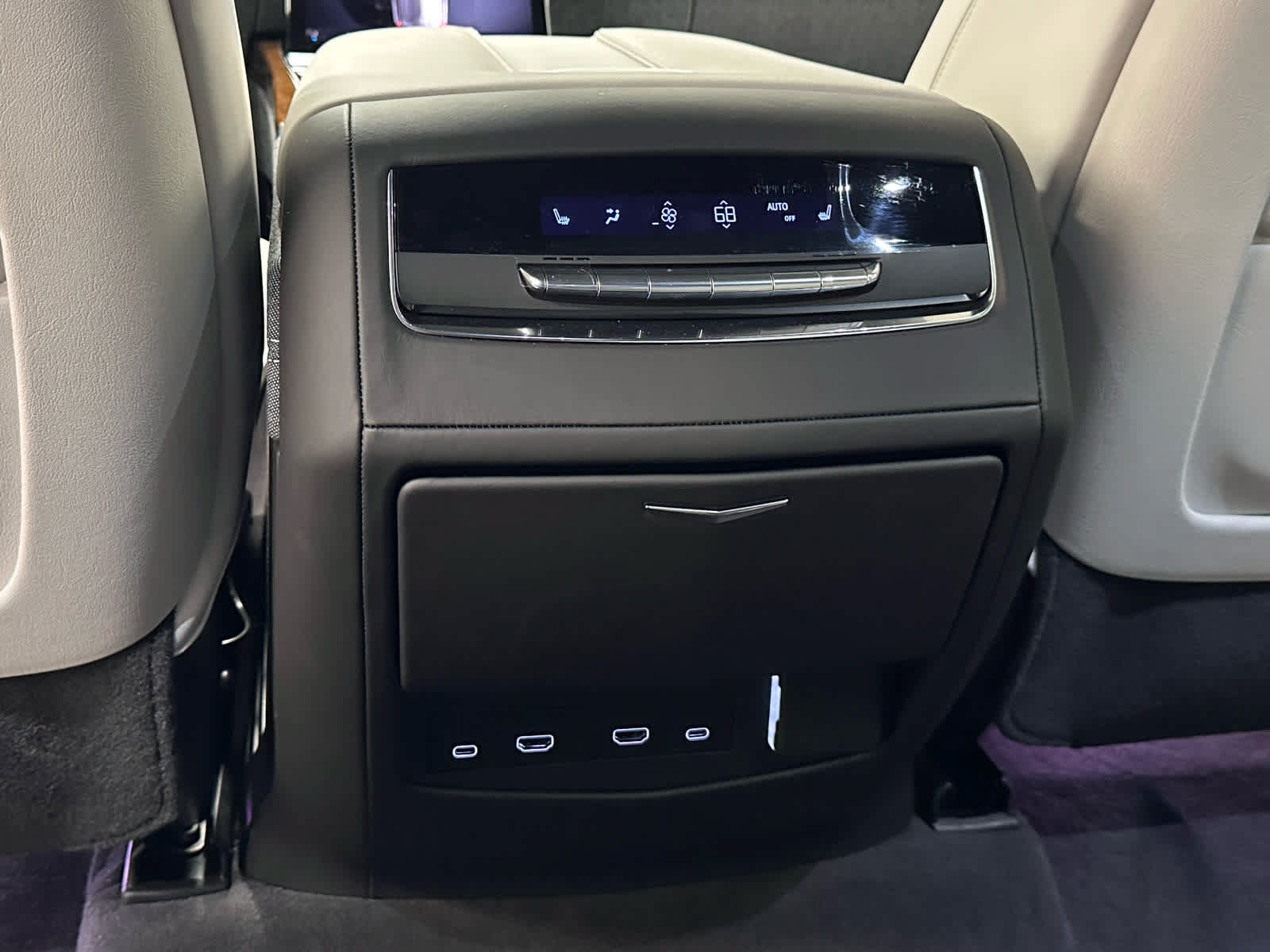 Used 2026 Cadillac Escalade Platinum Sport AWD/4WD image 49