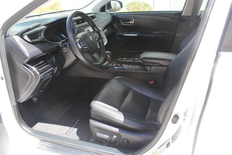 Used 2018 Toyota Avalon Touring w/ Carpet Mat Package FWD image 9