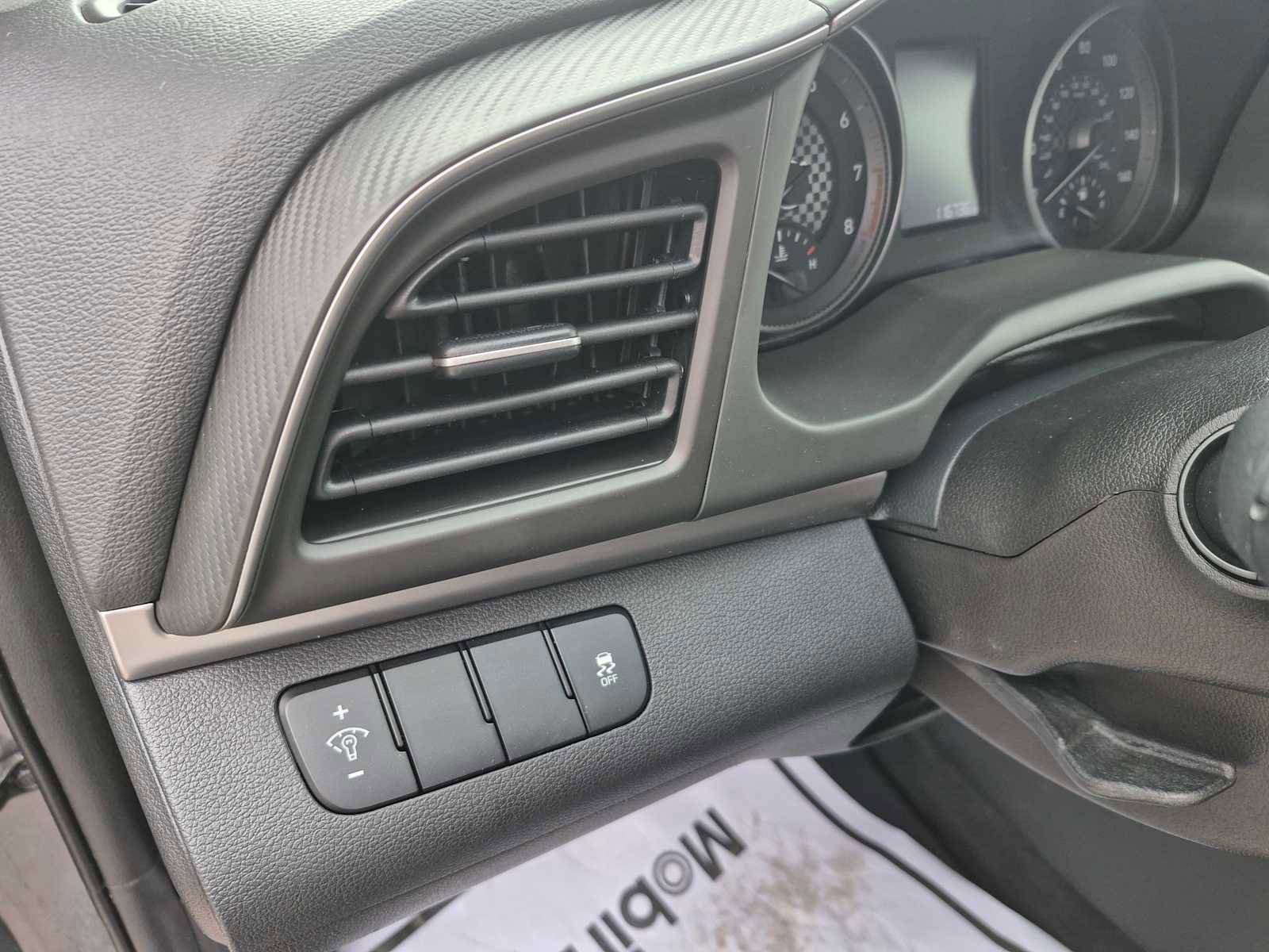 Used 2019 Hyundai Elantra SE w/ Cargo Package image 12