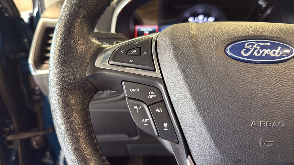 Used 2020 Ford Edge Titanium AWD/4WD image 34