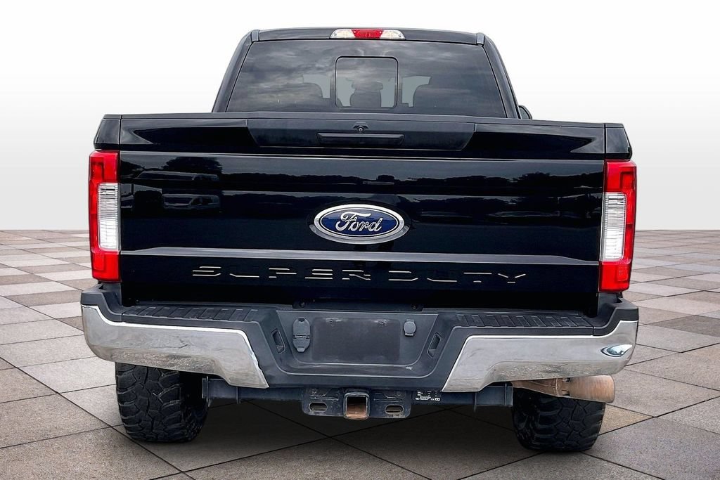 Used 2017 Ford F250 XLT AWD/4WD image 3