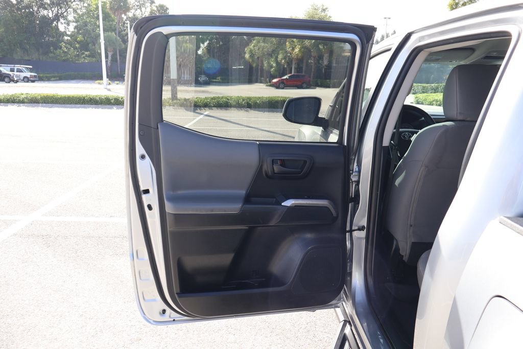 Used 2021 Toyota Tacoma SR5 RWD image 21