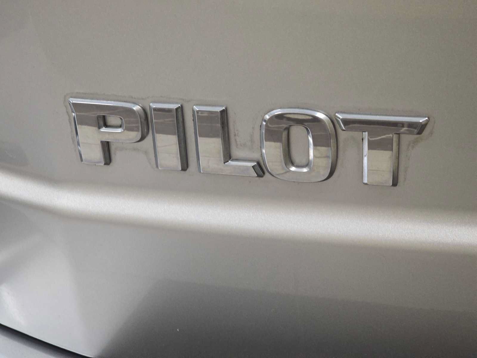 Used 2010 Honda Pilot LX image 7