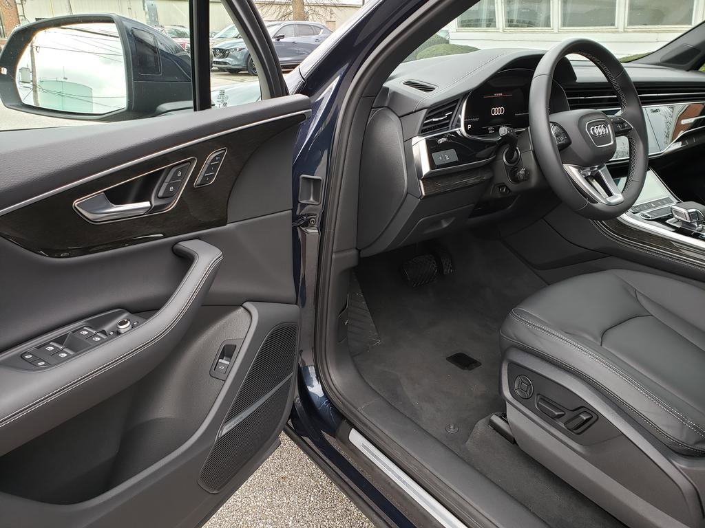 Used 2025 Audi Q7 3.0T Premium Plus w/ Premium Plus Package AWD/4WD image 8