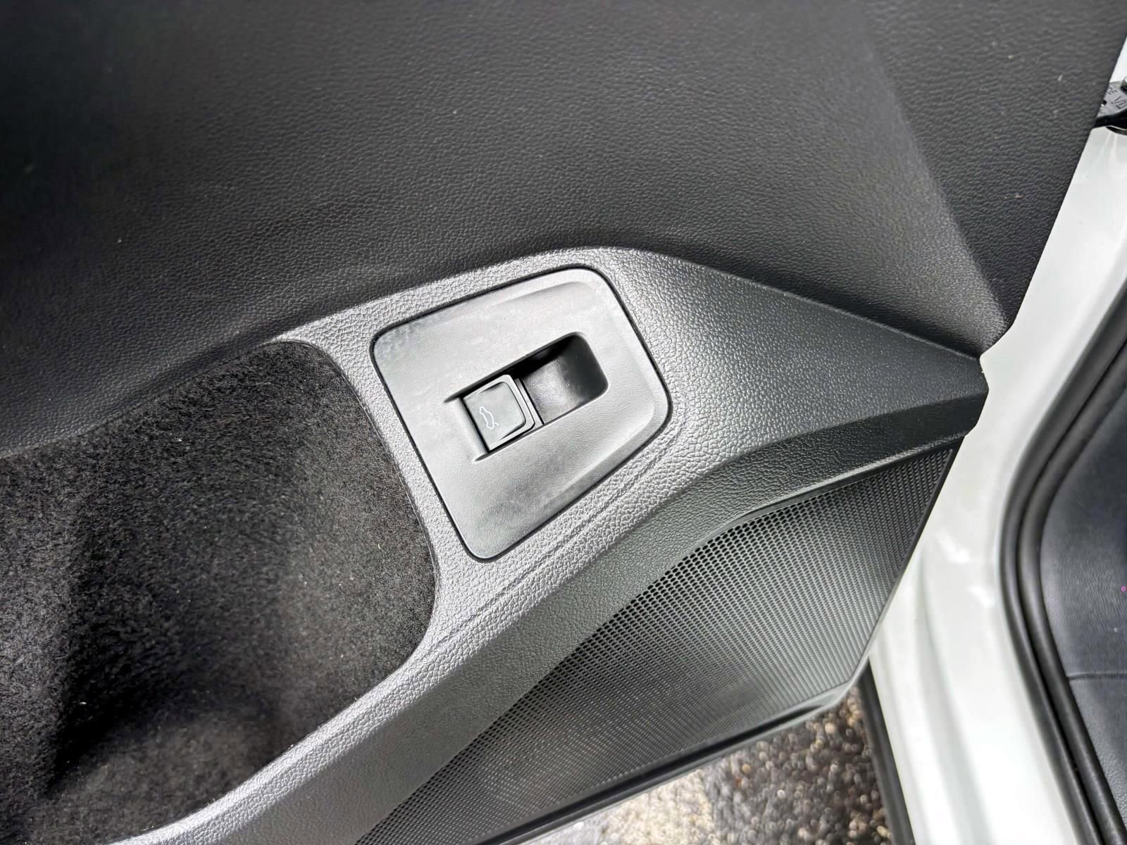 Used 2021 Volkswagen Tiguan SEL image 14