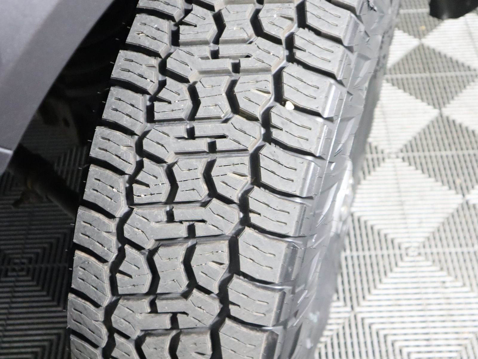 Used 2014 RAM 2500 Laramie w/ Cold Weather Group image 22