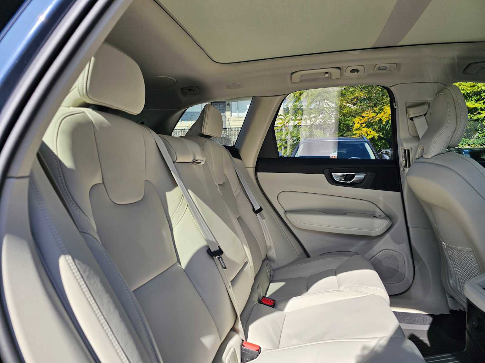 New 2026 Volvo XC60 T8 Ultra w/ Protection Package Premier image 13