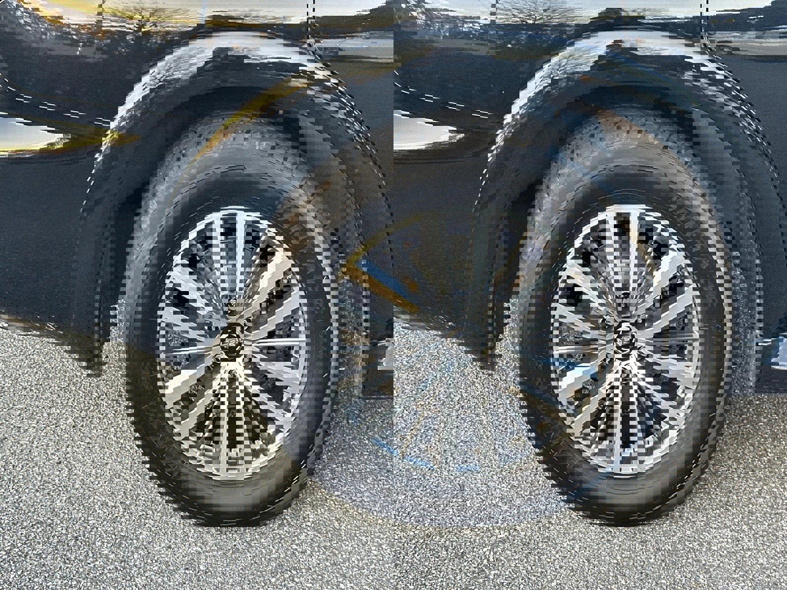 Used 2023 Nissan Armada SL w/ Captain's Chairs Package image 17