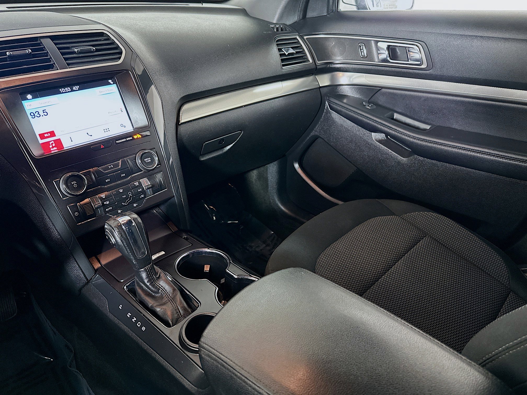 Used 2018 Ford Explorer XLT w/ Equipment Group 201A image 21