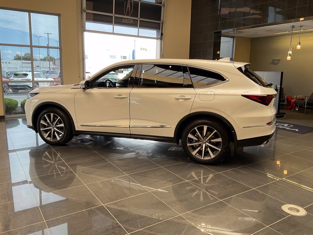 Certified 2025 Acura MDX w/ Technology Package AWD/4WD image 5